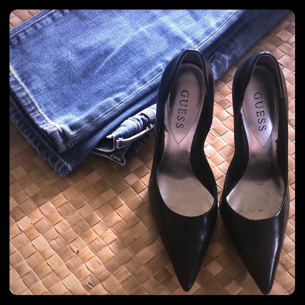 Guess: 4” black pointed high heels